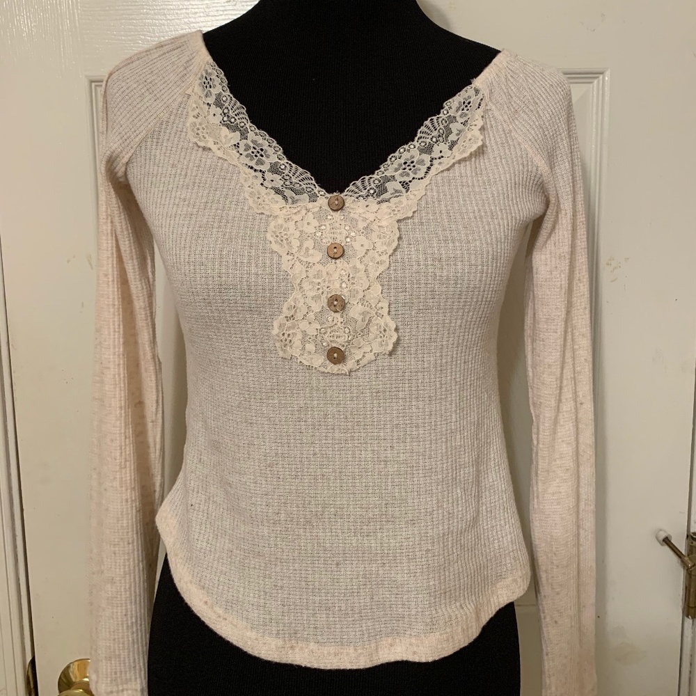 Cream Lace Long Sleeve Top